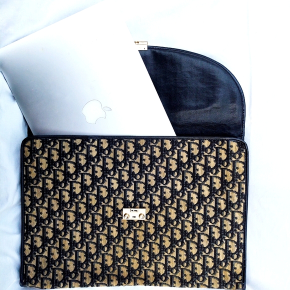 WEEKEND FLASH SALE!! 💯 Rare Dior Vintage 70s Oversized Monogram Clutch - Picture 8 of 17